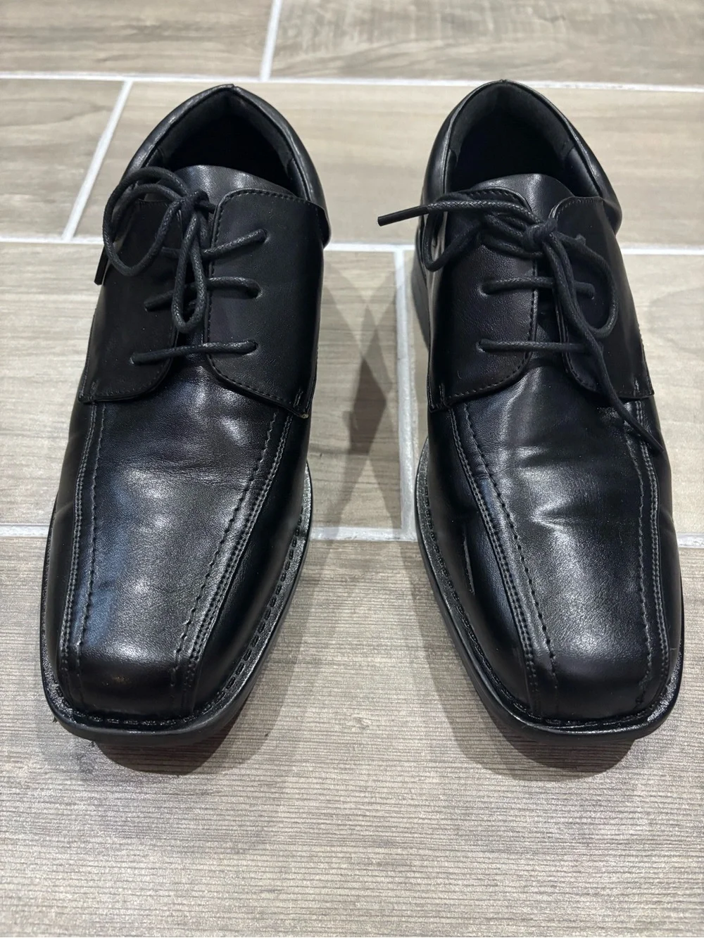 Bruno Marc dress shoes - black - like new, only worn once. Men’s size 6